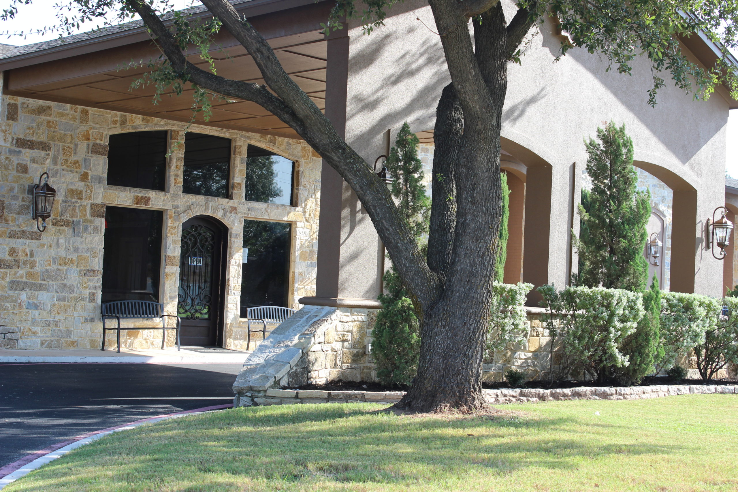 Lakeshore_View of Leasing Office